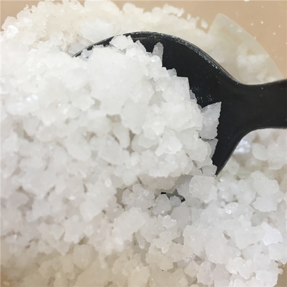 水(shui)處理中工業鹽的(de)作用