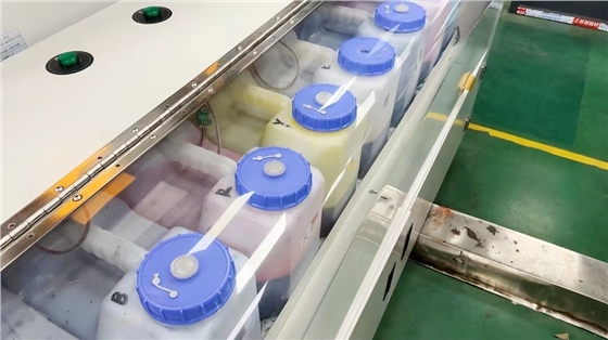 如何判(pan)斷數碼印花(huā)機墨水是否(fǒu)适合高溫環(huán)境?